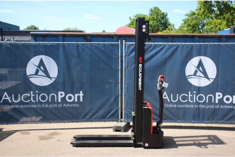 EP Equipment EST122 - Stacker: picture 2 EP Equipment EST122 - Stacker: picture 2