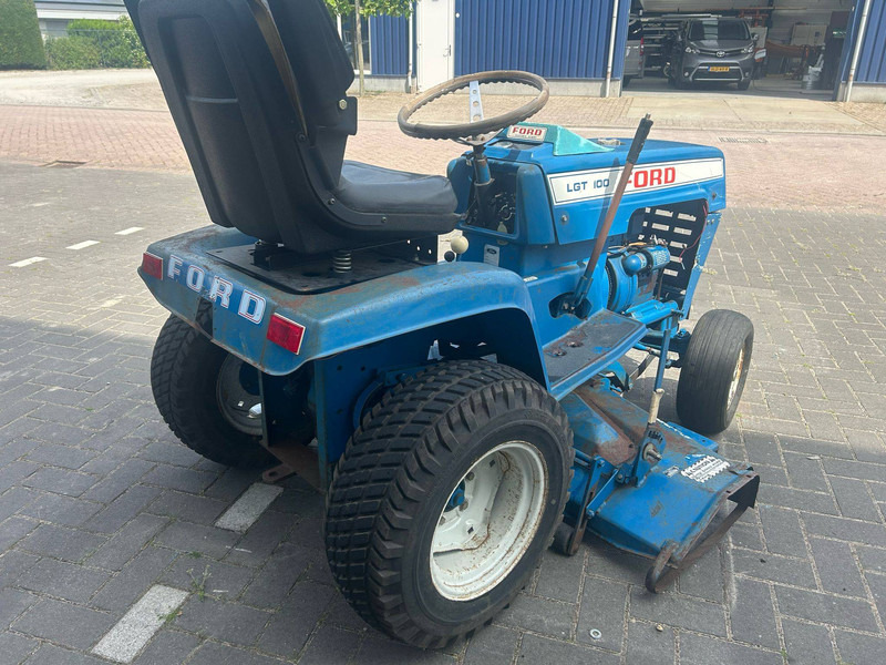 Ford LGT 100 - Farm tractor: picture 2 Ford LGT 100 - Farm tractor: picture 2
