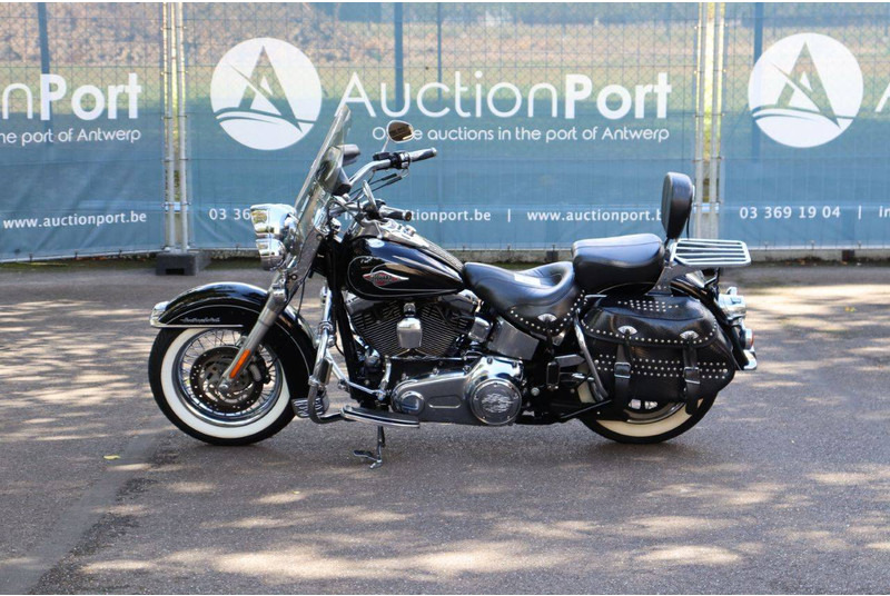 Harley-Davidson Heritage Softail Classic - Motorcycle: picture 2 Harley-Davidson Heritage Softail Classic - Motorcycle: picture 2