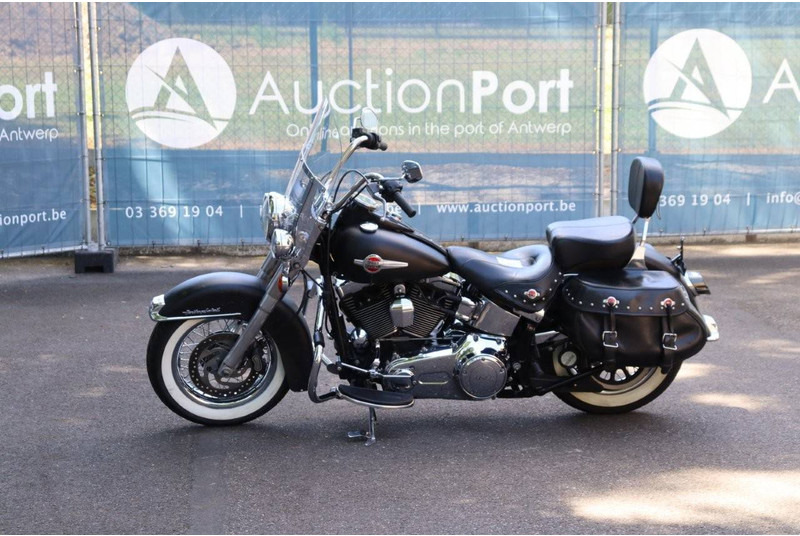 Harley-Davidson Heritage Softail Classic - Motorcycle: picture 1 Harley-Davidson Heritage Softail Classic - Motorcycle: picture 1