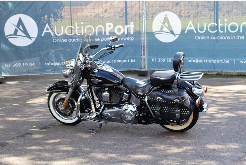 Harley-Davidson Heritage Softail Classic - Motorcycle: picture 3 Harley-Davidson Heritage Softail Classic - Motorcycle: picture 3