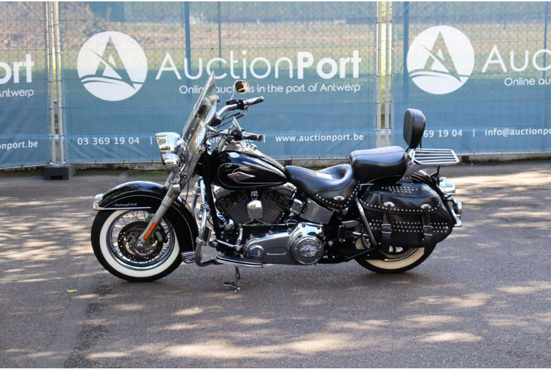 Harley-Davidson Heritage Softail Classic - Motorcycle: picture 1 Harley-Davidson Heritage Softail Classic - Motorcycle: picture 1