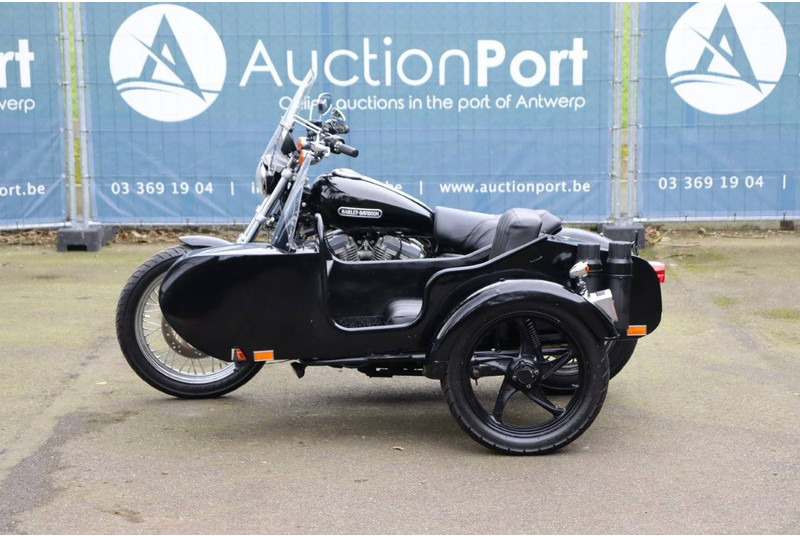 Harley-Davidson Sporster XL883 - Motorcycle: picture 2 Harley-Davidson Sporster XL883 - Motorcycle: picture 2