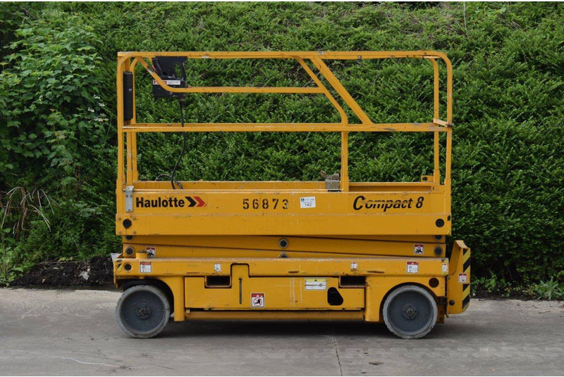 Haulotte Compact 8 - Scissor lift: picture 2 Haulotte Compact 8 - Scissor lift: picture 2