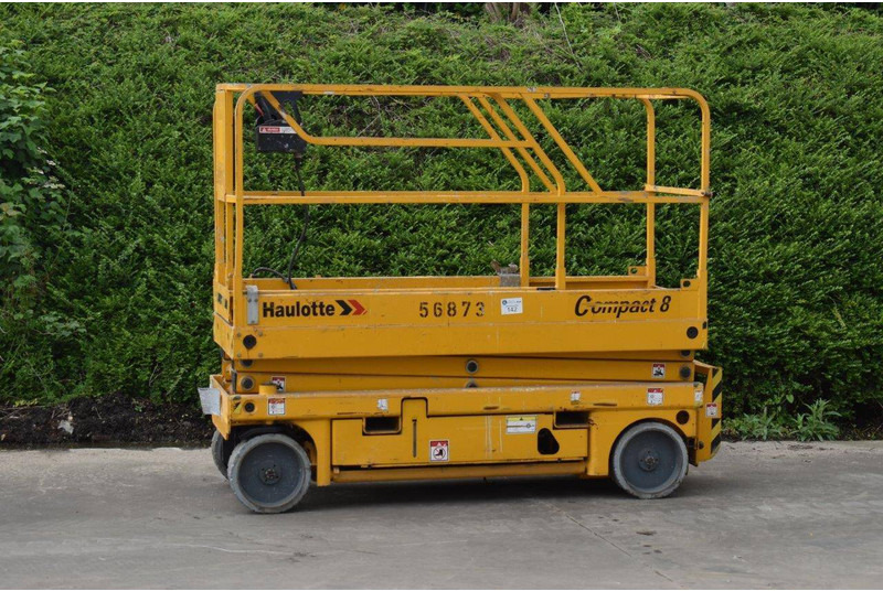 Haulotte Compact 8 - Scissor lift: picture 1 Haulotte Compact 8 - Scissor lift: picture 1