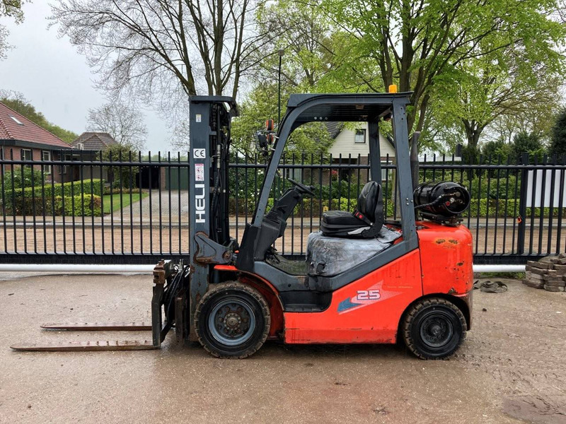 Heli 25 - LPG forklift: picture 2 Heli 25 - LPG forklift: picture 2