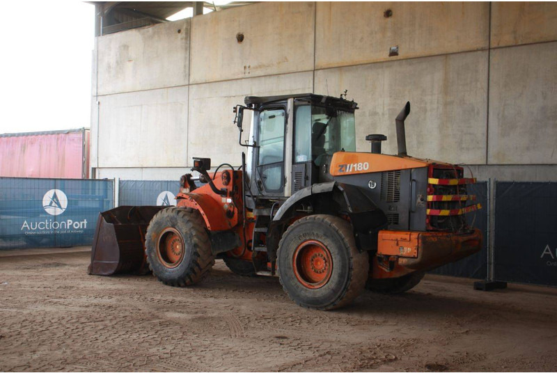 Hitachi ZW180 - Wheel loader: picture 3 Hitachi ZW180 - Wheel loader: picture 3