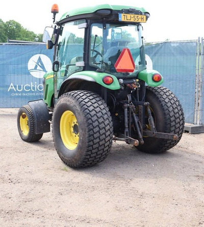 John Deere 4520 - Farm tractor: picture 3 John Deere 4520 - Farm tractor: picture 3