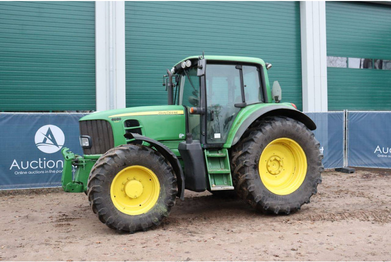 John Deere 6830 - Farm tractor: picture 1 John Deere 6830 - Farm tractor: picture 1