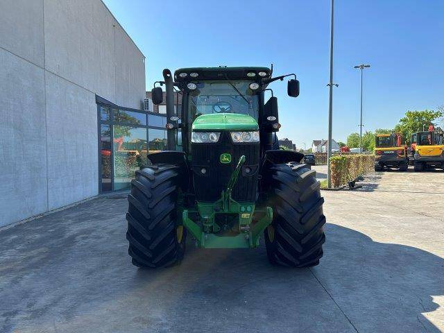John Deere 7230R - Farm tractor: picture 2 John Deere 7230R - Farm tractor: picture 2
