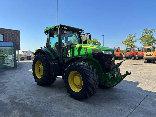 John Deere 7230R - Farm tractor: picture 3 John Deere 7230R - Farm tractor: picture 3