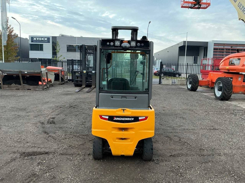 Jungheinrich EFG320 - Electric forklift: picture 4 Jungheinrich EFG320 - Electric forklift: picture 4