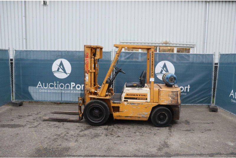 Komatsu FG30-8 - LPG forklift: picture 2 Komatsu FG30-8 - LPG forklift: picture 2