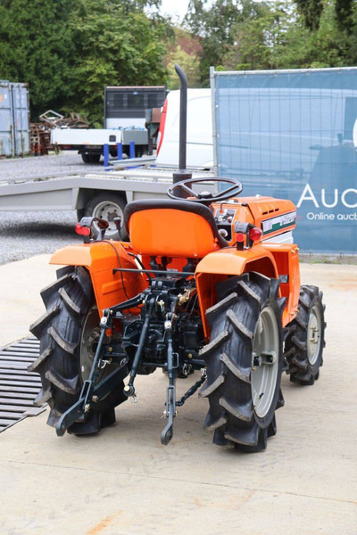 Farm tractor Kubota B1502DT: picture 6