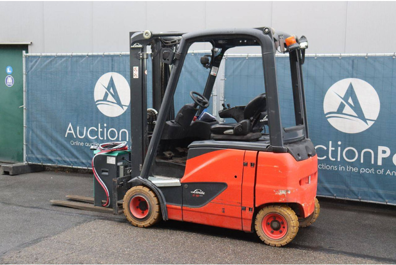 Linde E18PH-02 - Electric forklift: picture 3 Linde E18PH-02 - Electric forklift: picture 3
