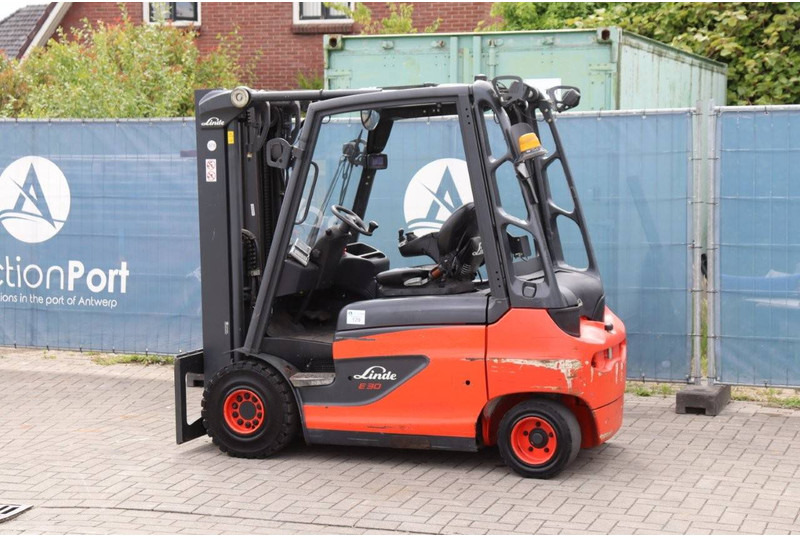 Linde E30-01 - Electric forklift: picture 3 Linde E30-01 - Electric forklift: picture 3