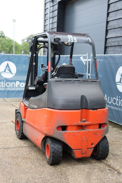Linde E30 - Electric forklift: picture 4 Linde E30 - Electric forklift: picture 4