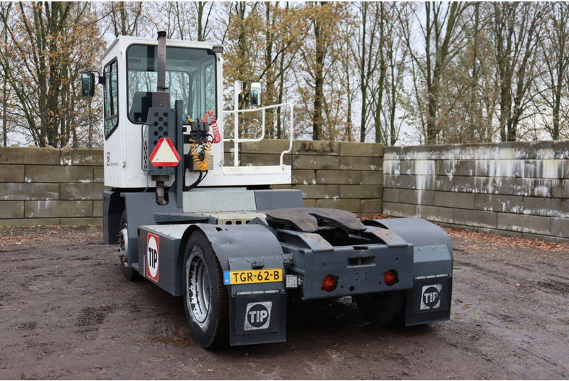 MOL YM 180/4X2 - Terminal tractor: picture 4 MOL YM 180/4X2 - Terminal tractor: picture 4