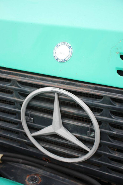 Dropside/ Flatbed truck Mercedes-Benz Unimog 1300: picture 11