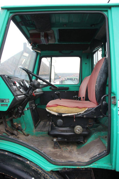 Dropside/ Flatbed truck Mercedes-Benz Unimog 1300: picture 19