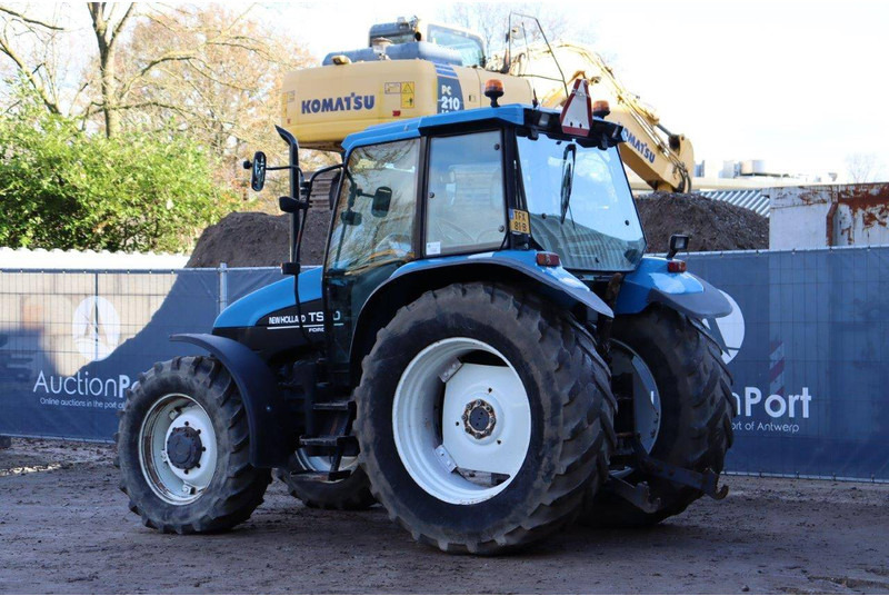 New Holland TS90 - Farm tractor: picture 4 New Holland TS90 - Farm tractor: picture 4