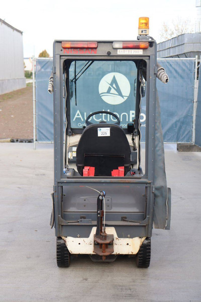 Nissan 4CBT2 - Electric forklift: picture 5 Nissan 4CBT2 - Electric forklift: picture 5