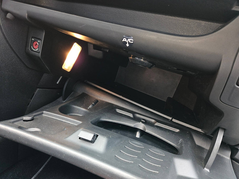 Sedan Peugeot 207 CC 1.6 VTI: picture 15 Sedan Peugeot 207 CC 1.6 VTI: picture 15