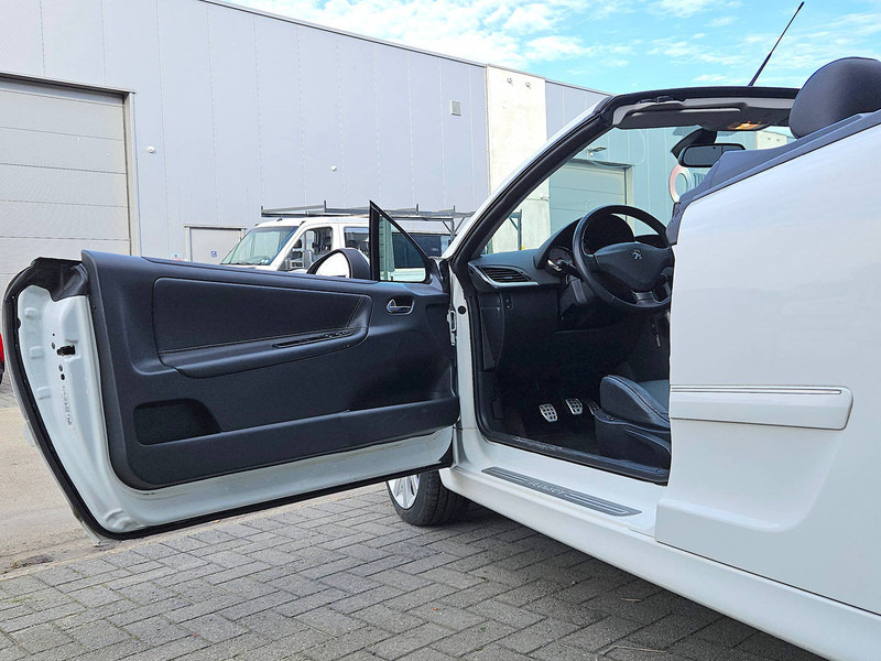 Sedan Peugeot 207 CC 1.6 VTI: picture 19 Sedan Peugeot 207 CC 1.6 VTI: picture 19