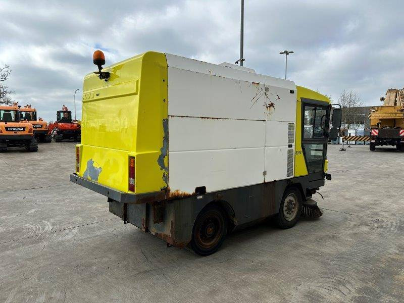 Ravo 5002 - Road sweeper: picture 4 Ravo 5002 - Road sweeper: picture 4
