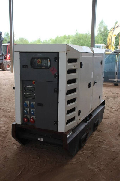 SDMO R110 - Generator set: picture 5 SDMO R110 - Generator set: picture 5