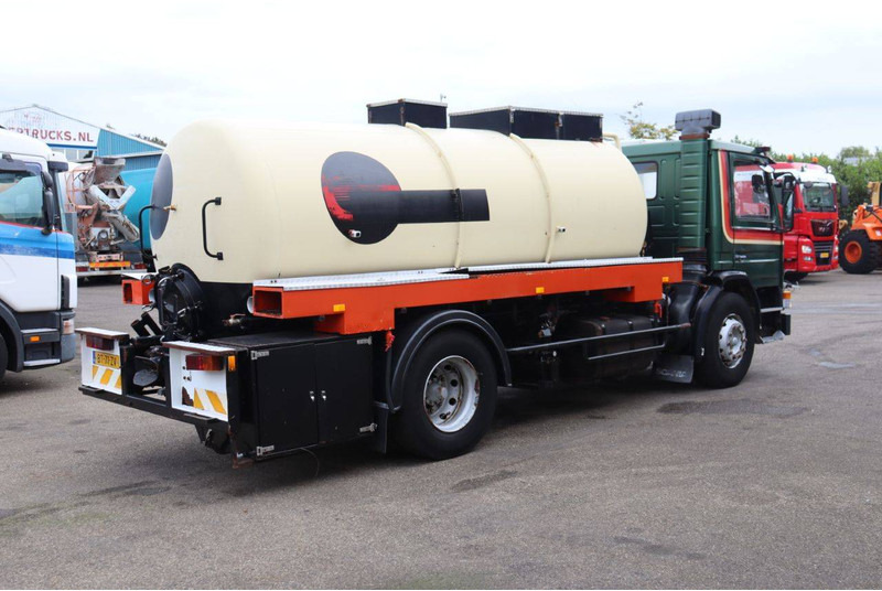 Scania P82 CG13 - Box truck: picture 5 Scania P82 CG13 - Box truck: picture 5
