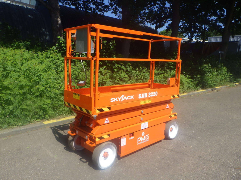 Skyjack SJ3220 - Scissor lift: picture 2 Skyjack SJ3220 - Scissor lift: picture 2