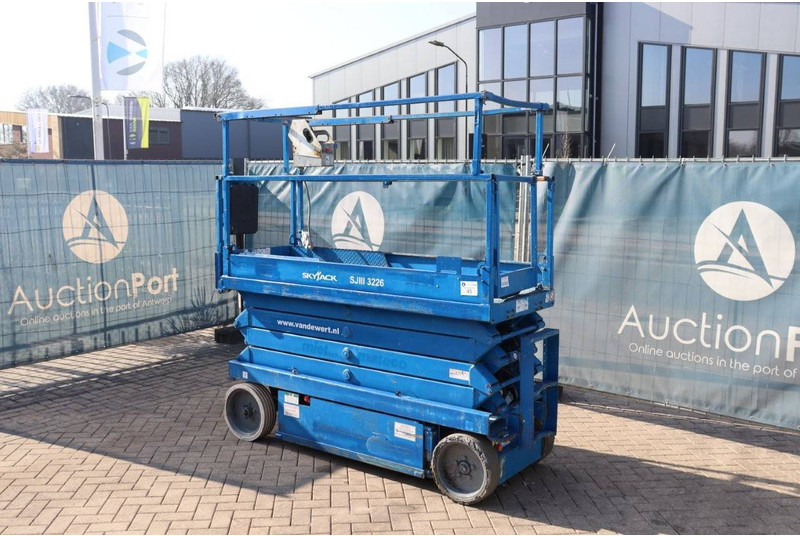 Skyjack SJIII 3226 - Scissor lift: picture 3 Skyjack SJIII 3226 - Scissor lift: picture 3