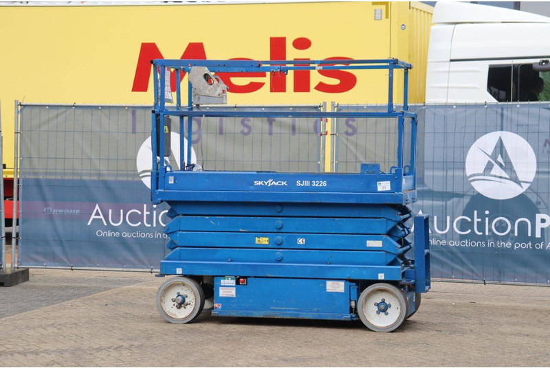 Skyjack SJIII 3226 - Scissor lift: picture 3 Skyjack SJIII 3226 - Scissor lift: picture 3