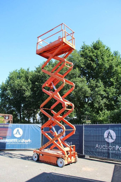 Skyjack SJIII-4632 - Scissor lift: picture 3 Skyjack SJIII-4632 - Scissor lift: picture 3