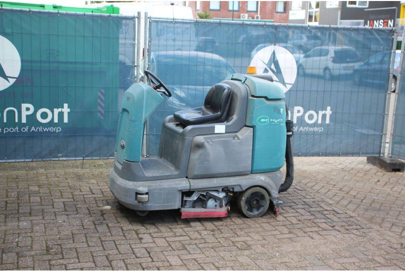 TENNANT T12 - Scrubber dryer: picture 1 TENNANT T12 - Scrubber dryer: picture 1