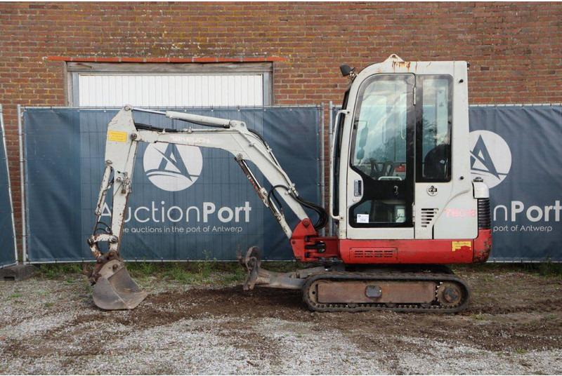 Takeuchi TB016 - Crawler excavator: picture 2 Takeuchi TB016 - Crawler excavator: picture 2