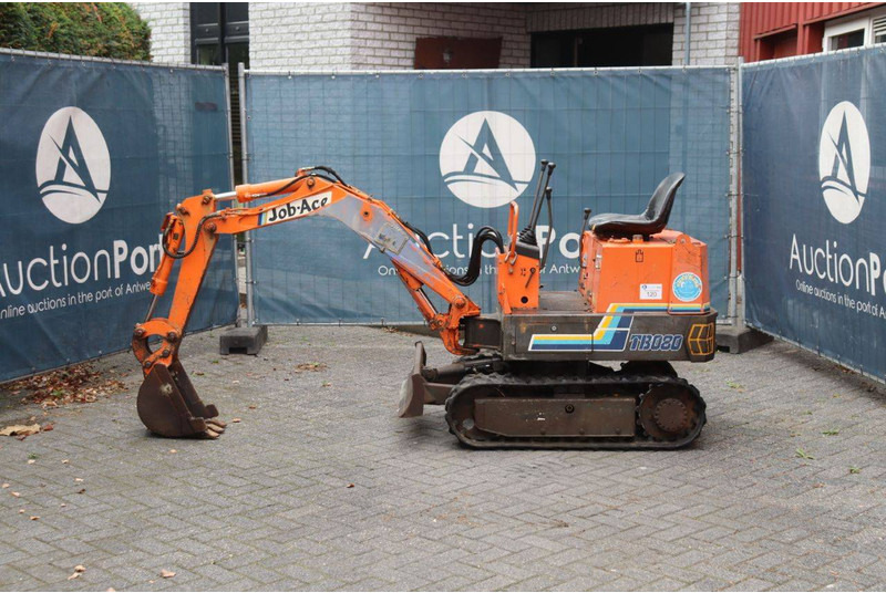 Takeuchi TB080 - Mini excavator: picture 2 Takeuchi TB080 - Mini excavator: picture 2