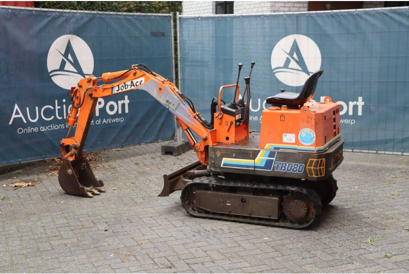 Takeuchi TB080 - Mini excavator: picture 3 Takeuchi TB080 - Mini excavator: picture 3