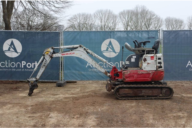 Takeuchi TB215R - Mini excavator: picture 2 Takeuchi TB215R - Mini excavator: picture 2
