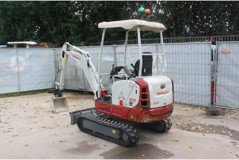 Takeuchi TB216 - Mini excavator: picture 2 Takeuchi TB216 - Mini excavator: picture 2