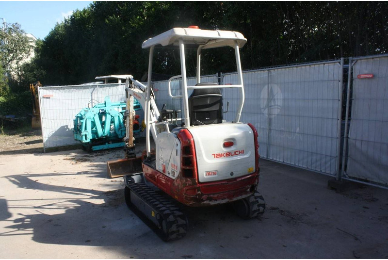 Takeuchi TB216 - Mini excavator: picture 3 Takeuchi TB216 - Mini excavator: picture 3