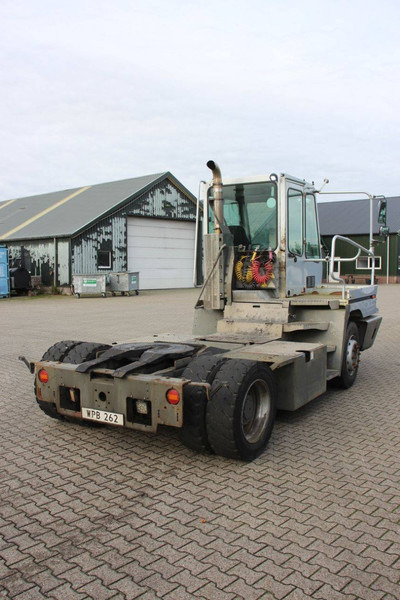Terberg YT182 - Terminal tractor: picture 5 Terberg YT182 - Terminal tractor: picture 5