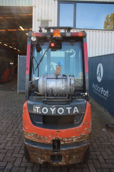 Toyota 02-8FGF18 - LPG forklift: picture 4 Toyota 02-8FGF18 - LPG forklift: picture 4