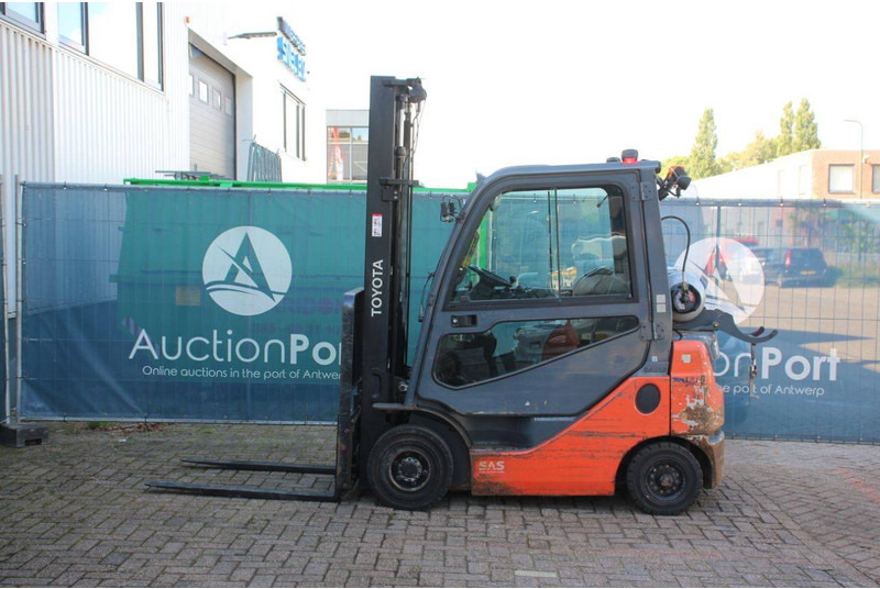 Toyota 02-8FGF18 - LPG forklift: picture 2 Toyota 02-8FGF18 - LPG forklift: picture 2