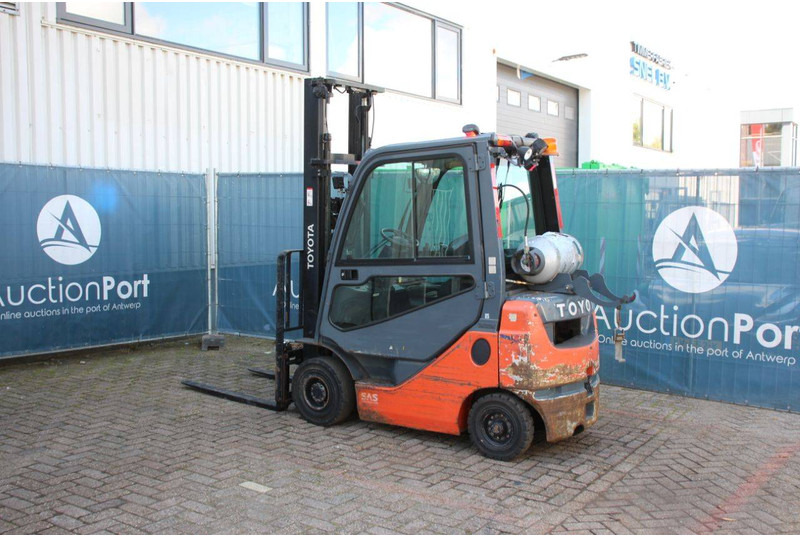 Toyota 02-8FGF18 - LPG forklift: picture 3 Toyota 02-8FGF18 - LPG forklift: picture 3