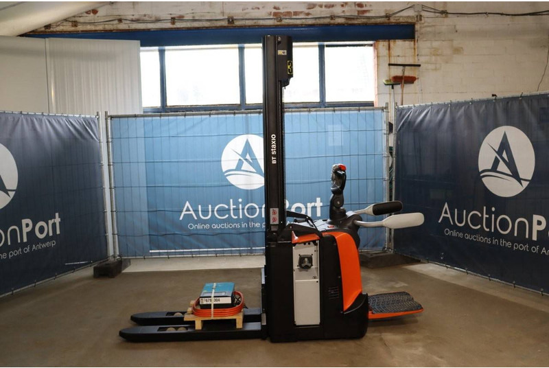 Toyota SPE120 - Stacker: picture 2 Toyota SPE120 - Stacker: picture 2