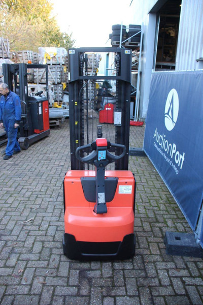Toyota SWE120 - Stacker: picture 4 Toyota SWE120 - Stacker: picture 4