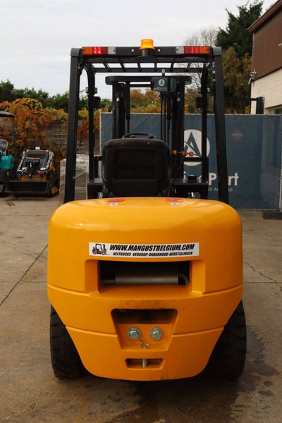 VMAX CPCD30 - Diesel forklift: picture 5 VMAX CPCD30 - Diesel forklift: picture 5