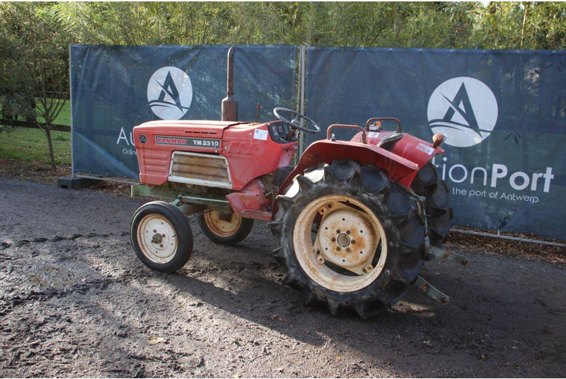 Yanmar YM2310 - Farm tractor: picture 3 Yanmar YM2310 - Farm tractor: picture 3
